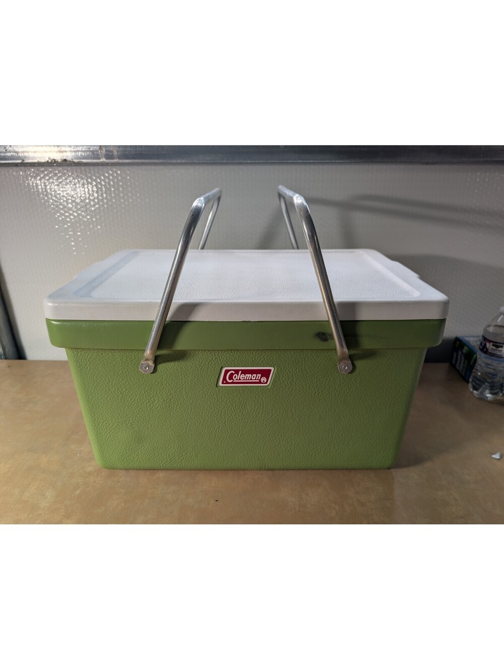 Vtg Coleman Cooler 6/1975 Green w/ White Lid Retro Design Aluminum Handle Clean